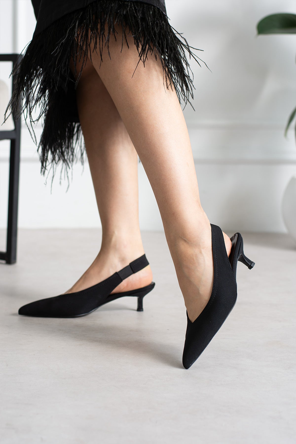 Vaghessa Zenya Siyah Arka Açık Kalın Lastikli Slingback