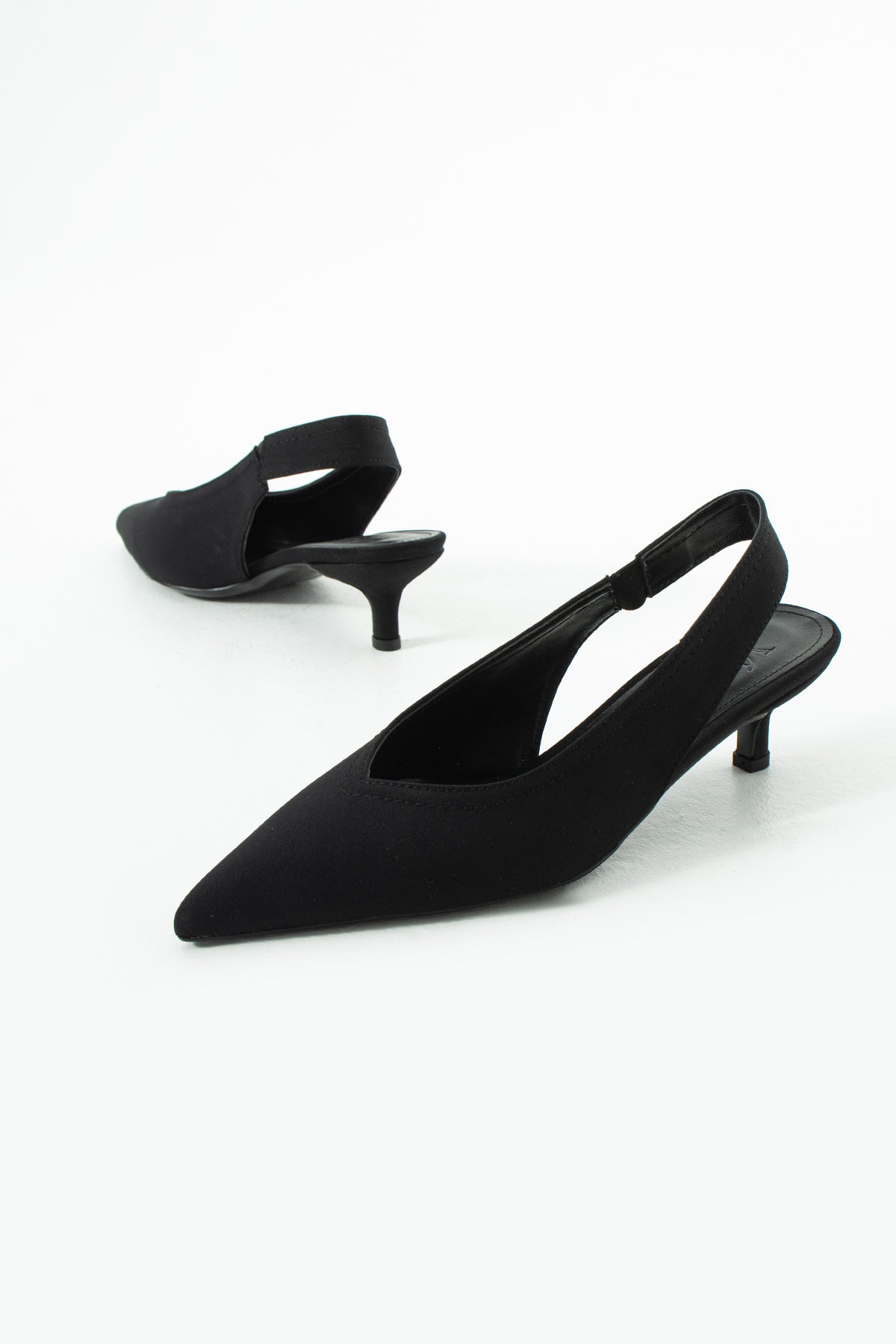 Vaghessa Zenya Siyah Arka Açık Kalın Lastikli Slingback