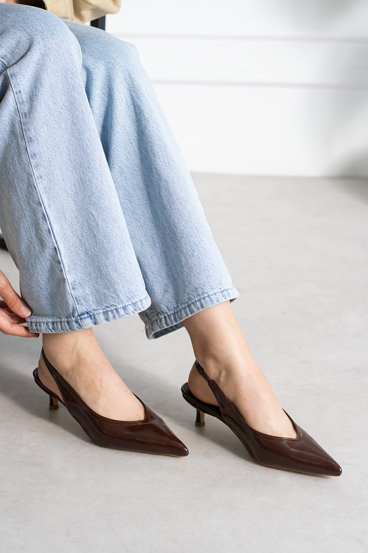 Vaghessa Alvara Kahverengi Slingback Arka Açık Lastikli